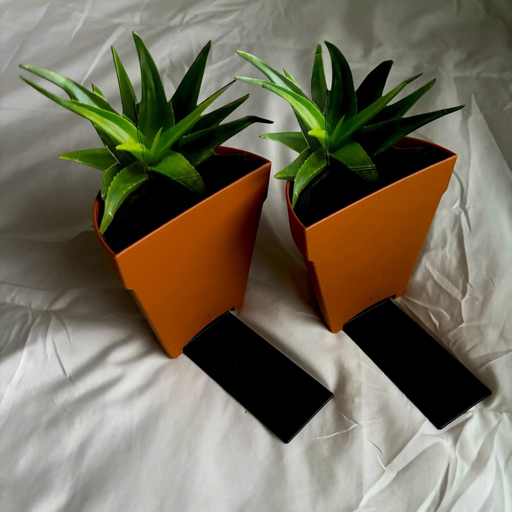 Book ends/ planter for small plant